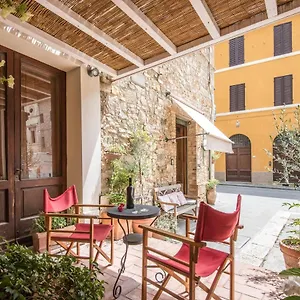 Apartment House, Radicondoli